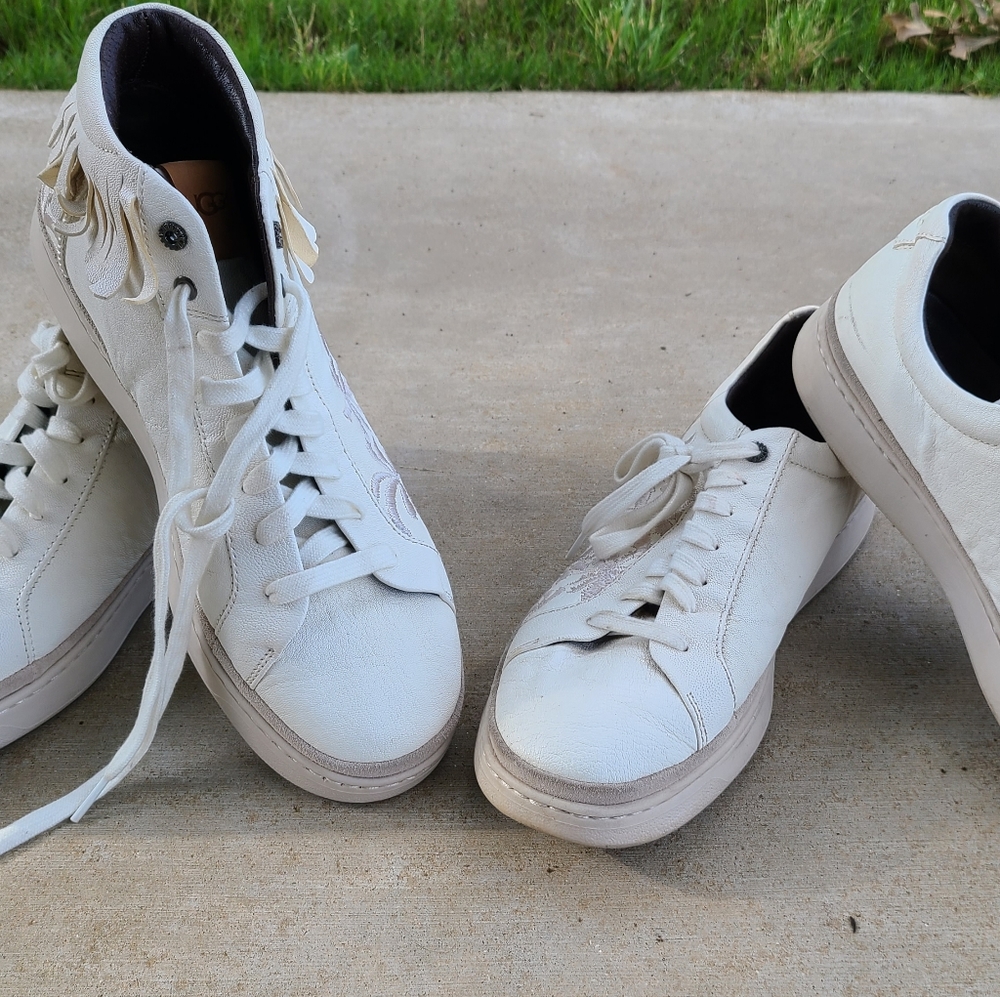 2 for 1 BUNDLE Men's Uggs Authentic sz 9.5